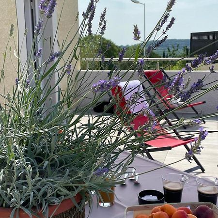 Val Des Bruyeres - Gite 15Mn Pezenas Avec Terrasse Et Cour Close - Parking Privatif Securise - Wifi Ftth Gratuit Neffies Exterior foto
