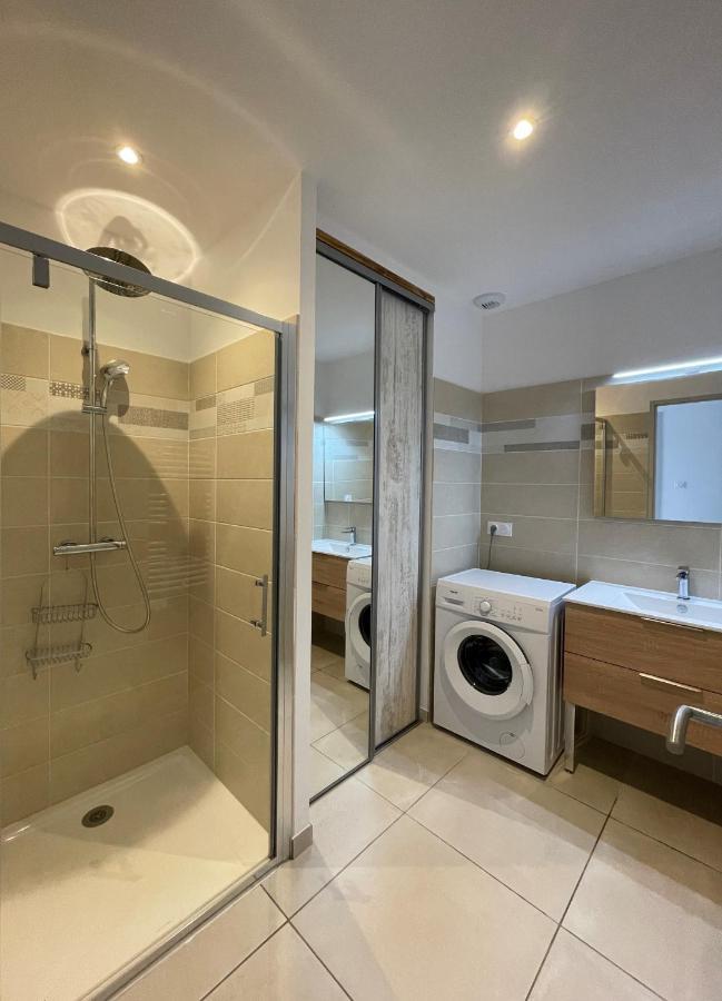 Val Des Bruyeres - Gite 15Mn Pezenas Avec Terrasse Et Cour Close - Parking Privatif Securise - Wifi Ftth Gratuit Neffies Exterior foto
