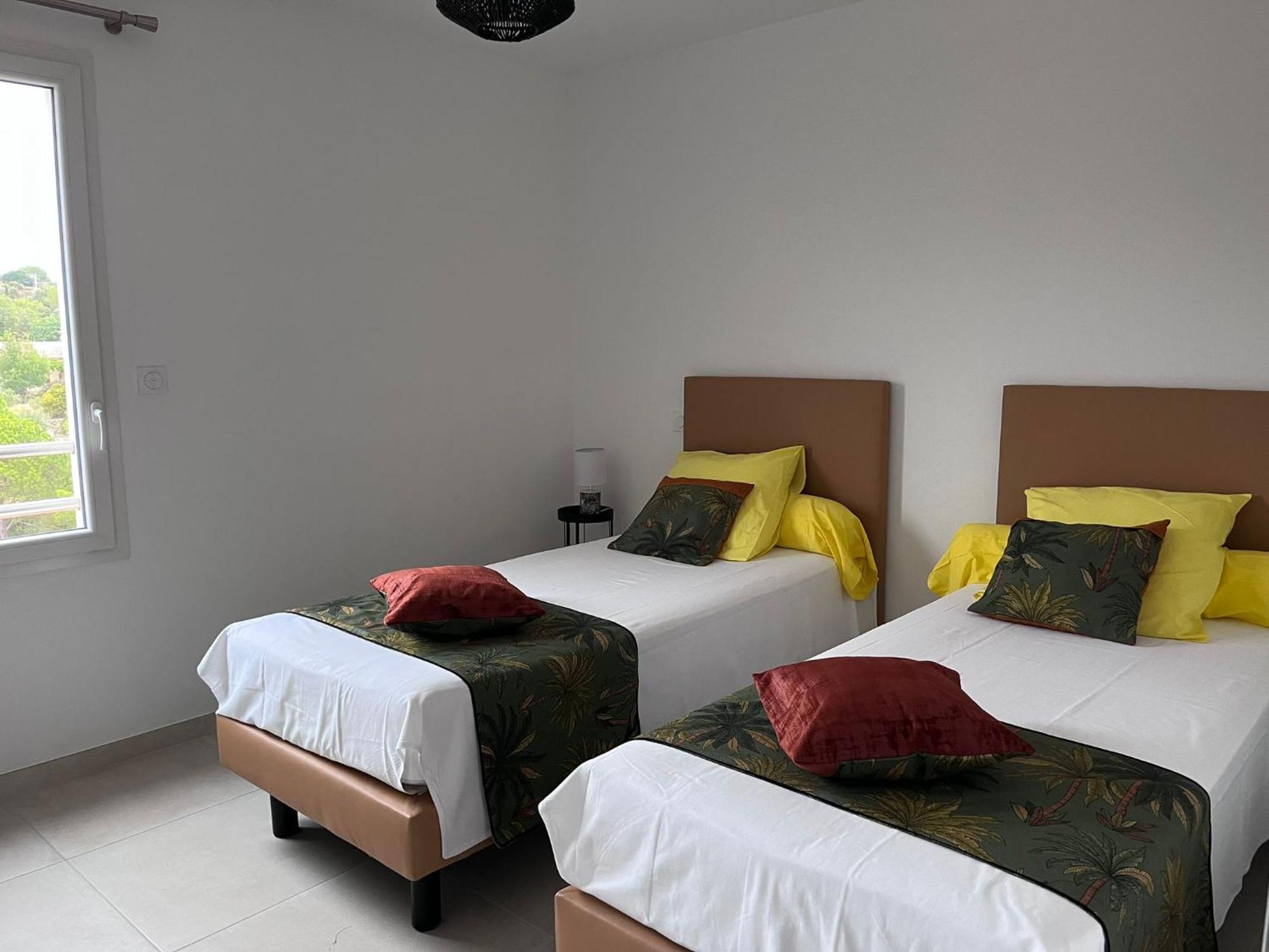 Val Des Bruyeres - Gite 15Mn Pezenas Avec Terrasse Et Cour Close - Parking Privatif Securise - Wifi Ftth Gratuit Neffies Exterior foto