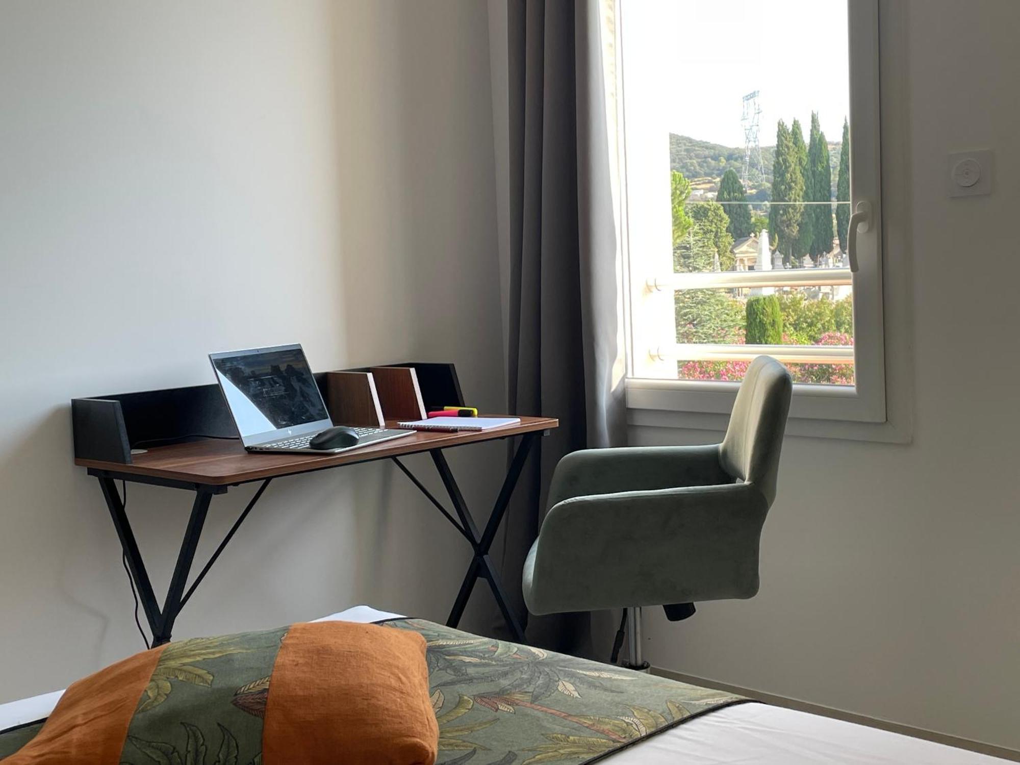 Val Des Bruyeres - Gite 15Mn Pezenas Avec Terrasse Et Cour Close - Parking Privatif Securise - Wifi Ftth Gratuit Neffies Exterior foto